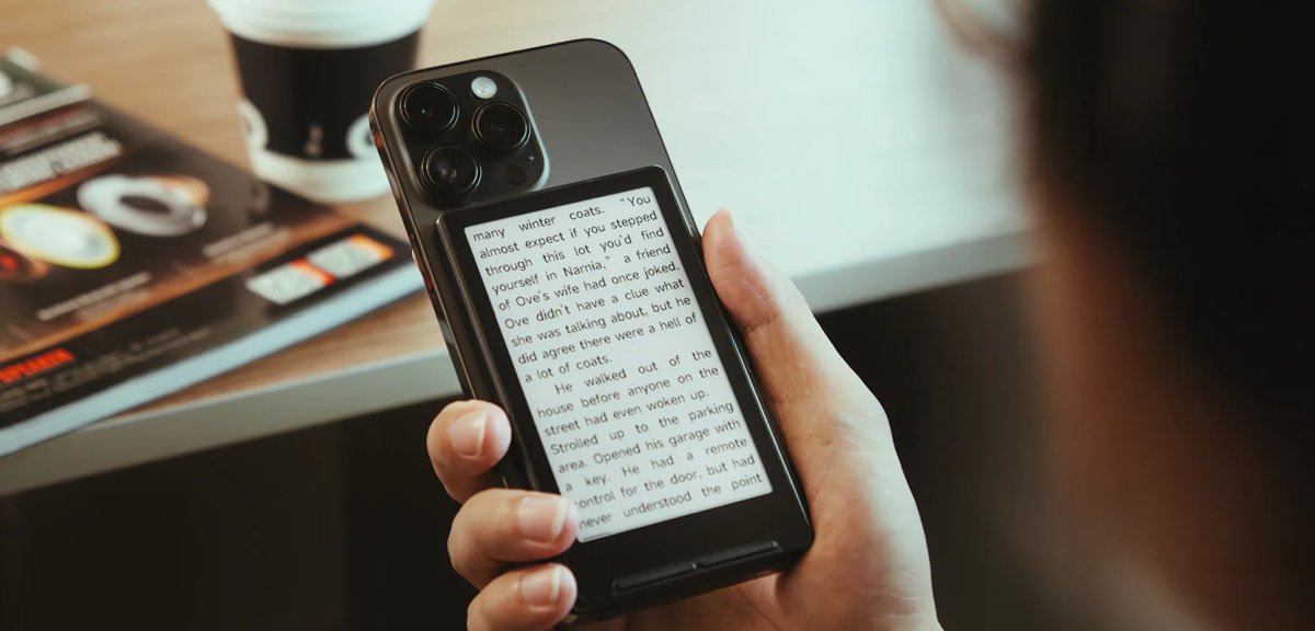 Arriva l’ebook reader ultra sottile che si aggancia allo smartphone
